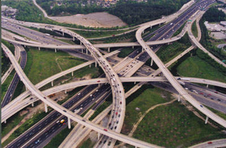 Illustration for article titled The World's 18 Worst Intersections And Interchanges